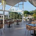 Neptun 4* ساني بيتش